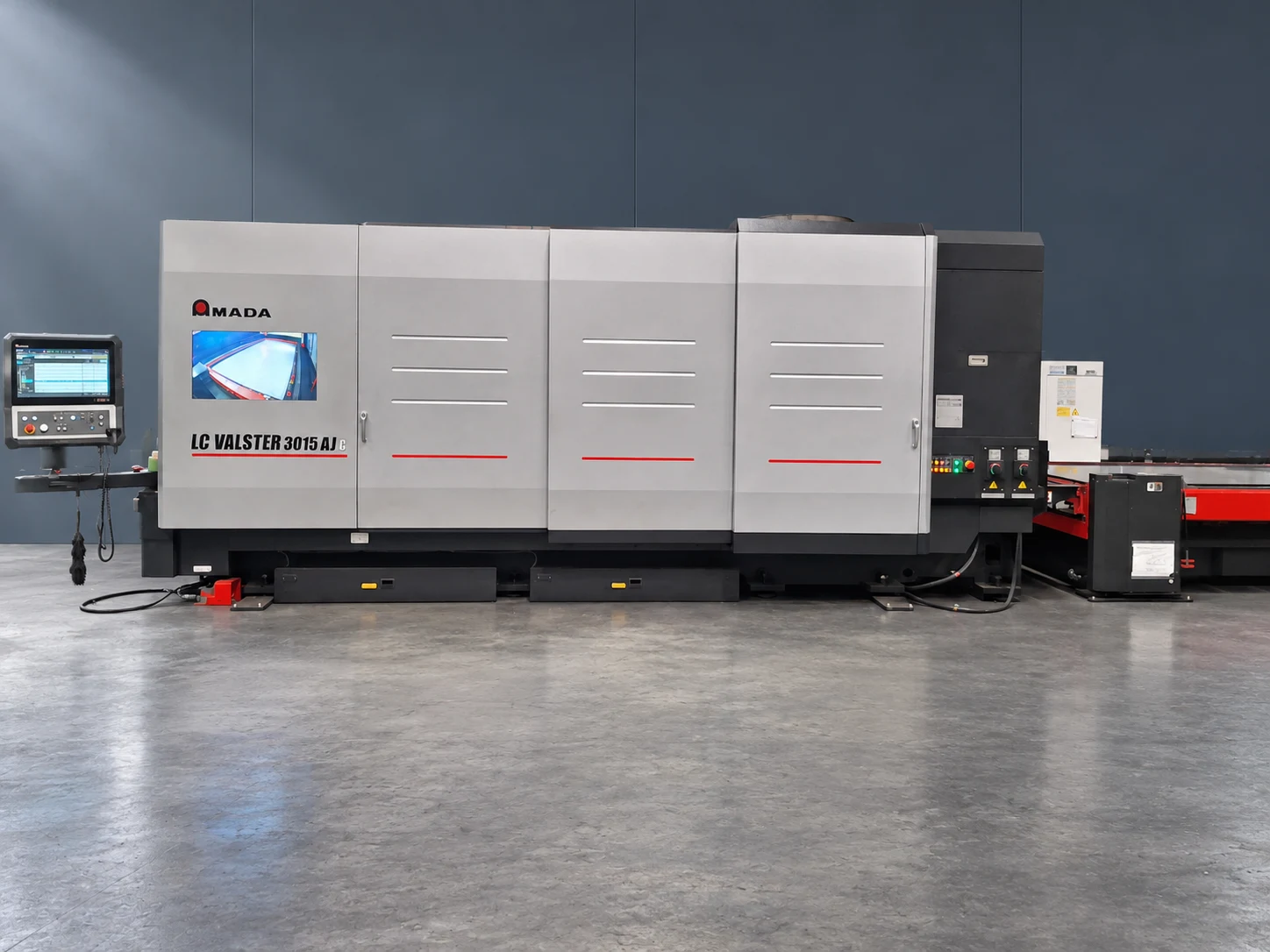 AMADA LC VALSTER 3015 AJ untuk pemotongan laser di fasilitas Toyotomo