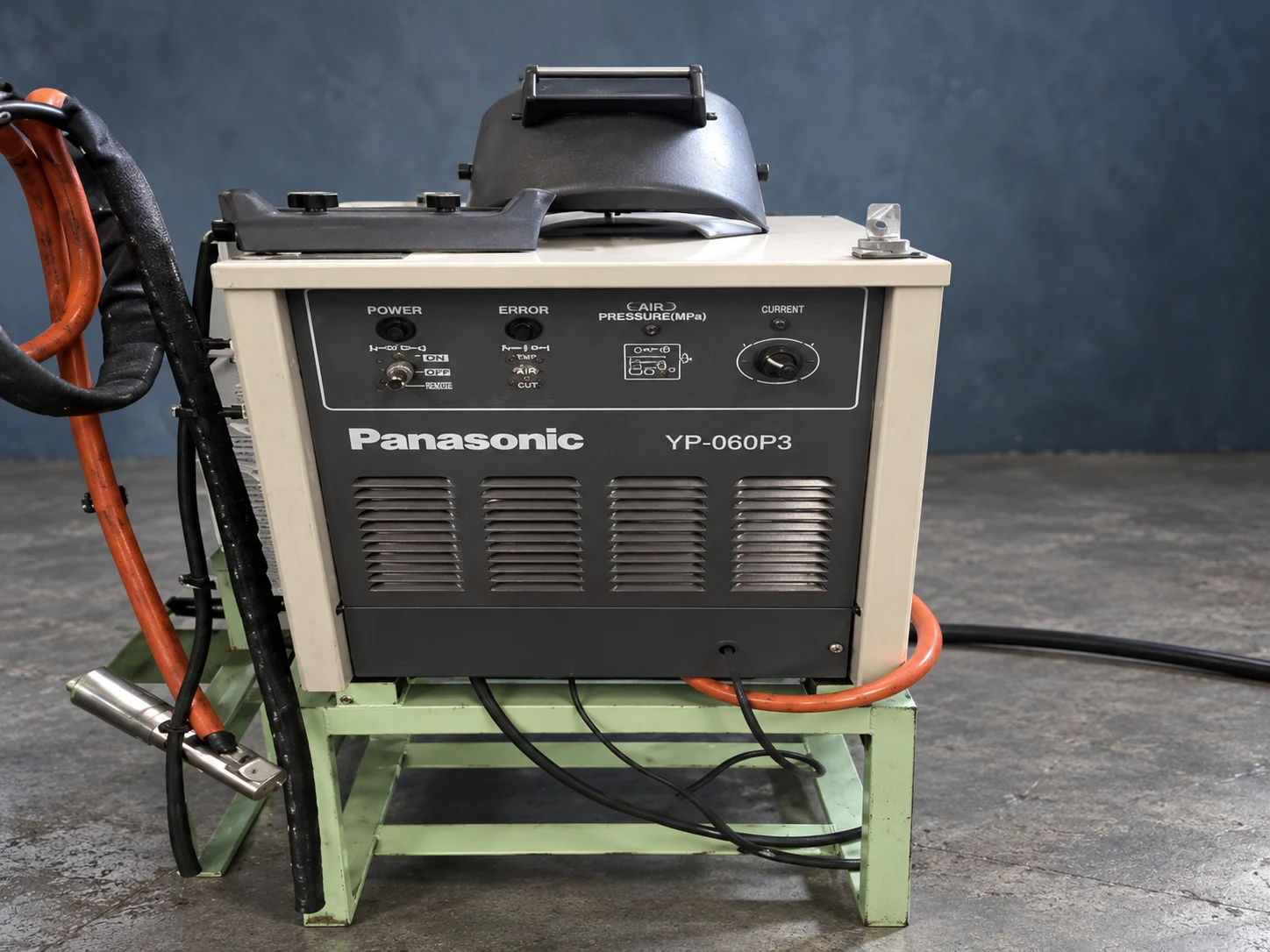 Mesin pemotong plasma Panasonic
