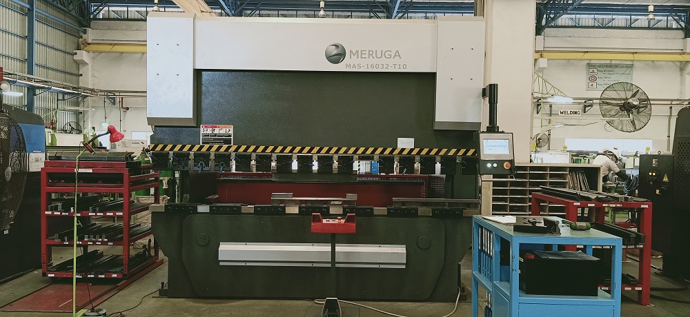 MERUGA MAS 1603-T10 untuk pembengkokan pelat di fasilitas Toyotomo